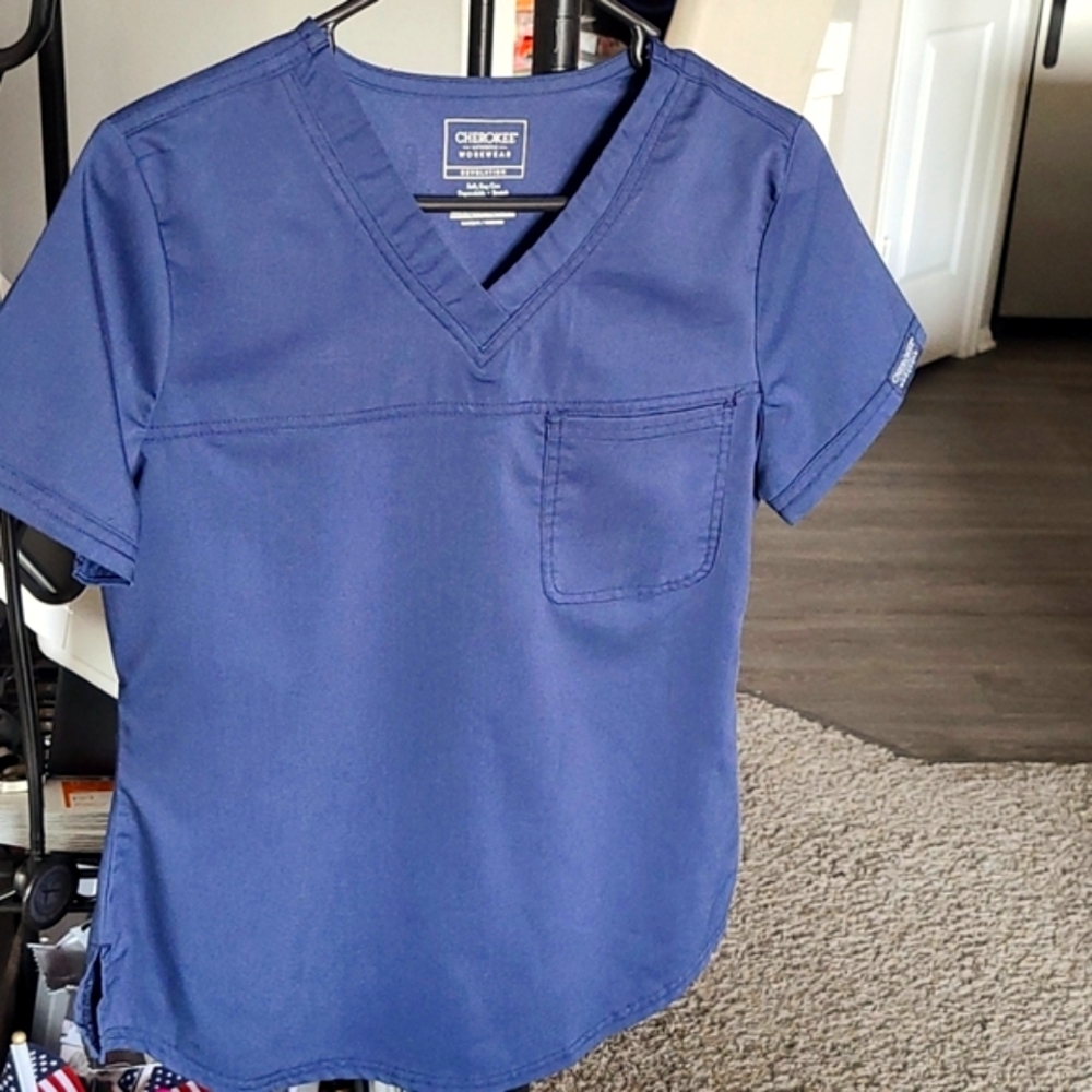 Cherokee Scrub Top - Picture 3 of 4